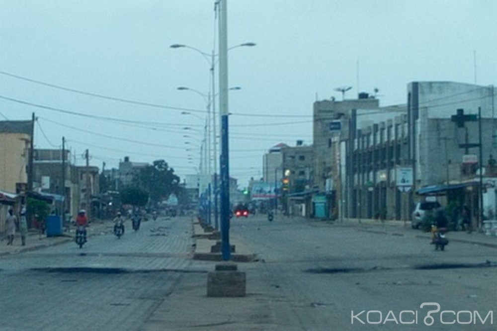 Togo: Après s'être barricadés, des quartiers à  Lomé s'ouvrent à  la circulation