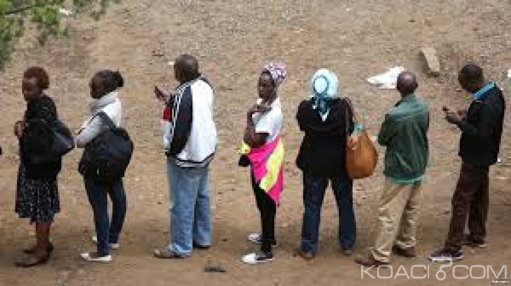 Kenya: Les kényans retournent aux urnes, échauffourées dans des bastions de l'opposant Raila Odinga