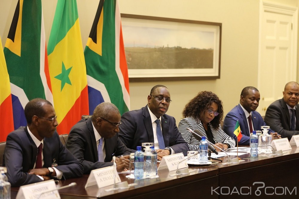 Sénégal: «Costume sombre ou un grand boubou blanc», Macky Sall impose dress code à  ses ministres