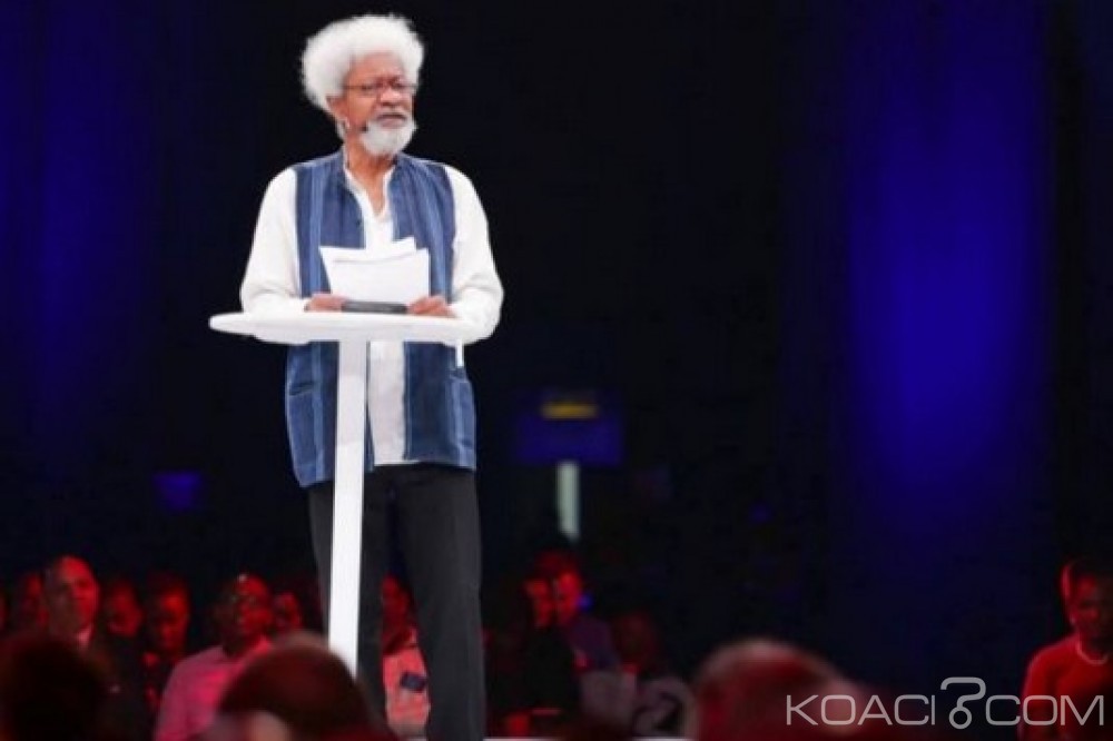 Nigeria: Wole Soyinka retourne aux USA après avoir déchiré sa carte verte