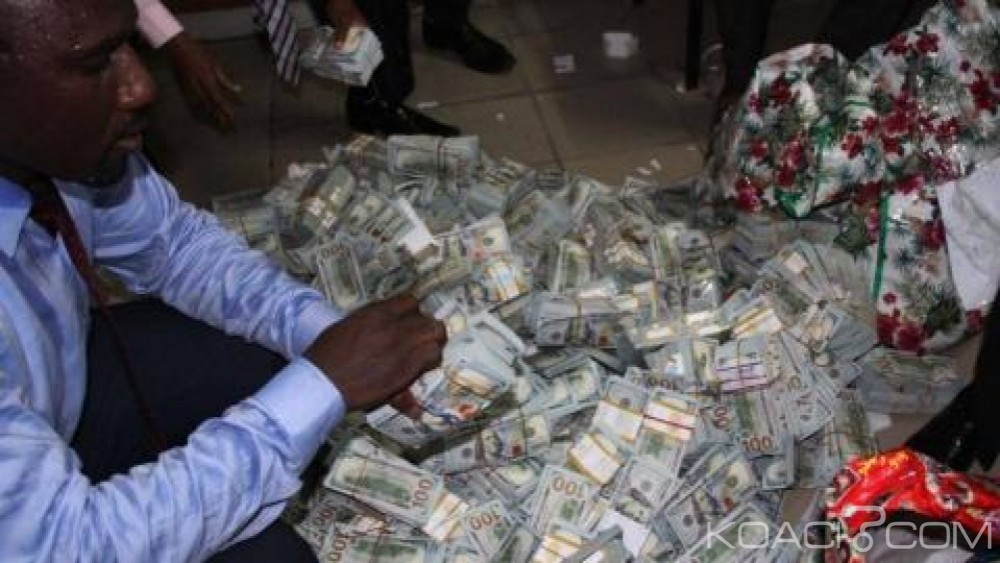 Nigeria: 43 millions de dollars retrouvés dans l'appartement saisi de l'ex patron des services secrets