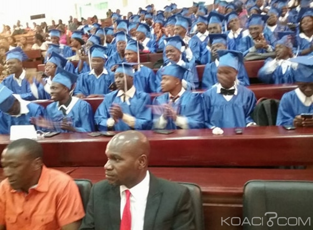 Côte d'Ivoire: Daloa, les premiers diplômés en sciences économiques de l'université ont été célébrés en présence des sponsors et opérateurs économiques