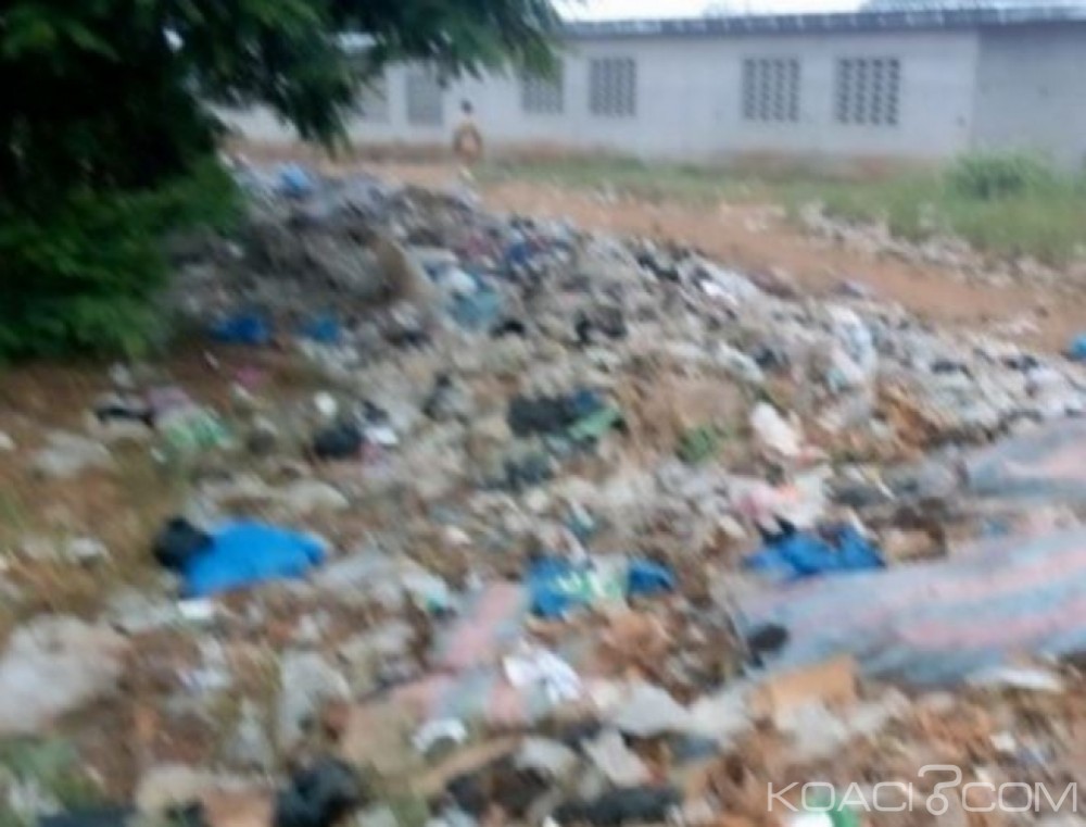 Côte d'Ivoire: Vavoua, exposés à  de mauvaises odeurs et insectes, les élèves manifestent contre la présence de déchets autour de leur établissement