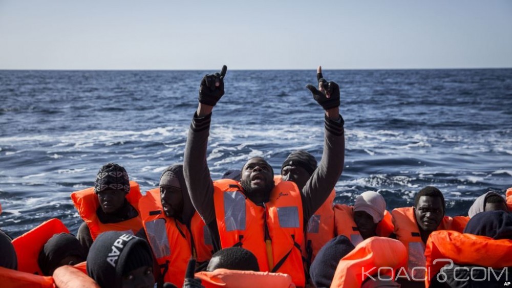 Libye:  Près de 900 migrants dont une femme enceinte sauvés en plein hiver au large