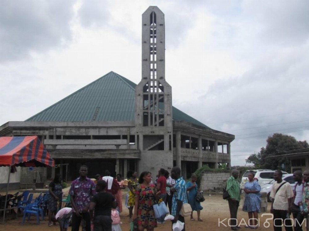 Côte d'Ivoire: Une fille de 14 ans tente de voler  une fillette de 4 ans à  l'église pour une promesse de 500.000 F