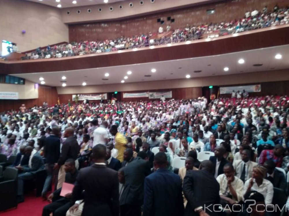 Cameroun: Présidentielle 2018, des milliers de jeunes appellent à  la candidature de  Paul Biya