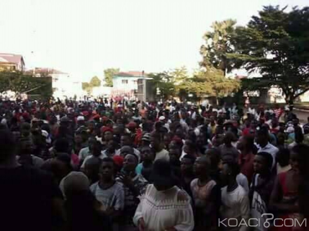 RDC: La  paroisse de Kinshasa assiégée par des militants du parti présidentiel à  la veille d'une marche anti-Kabila