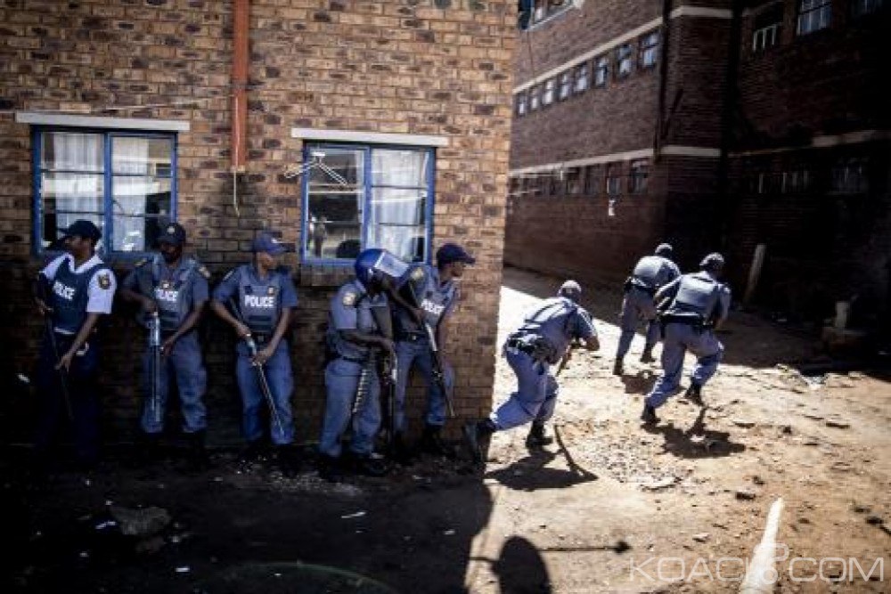 Afrique du Sud: Meurtre de policiers, sept gangsters abattus  devant une église au Cap
