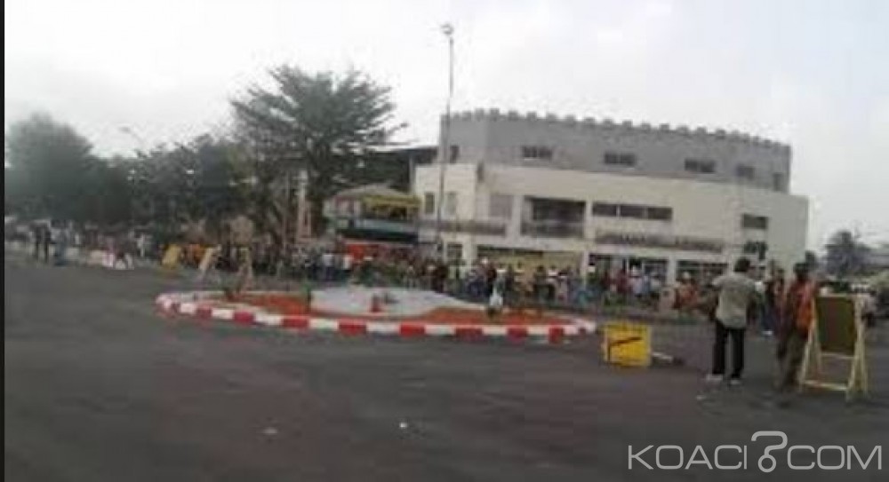 Côte d'Ivoire: Yopougon,  un microbe tente d'agresser un policier  et est pris à  partie par la foule