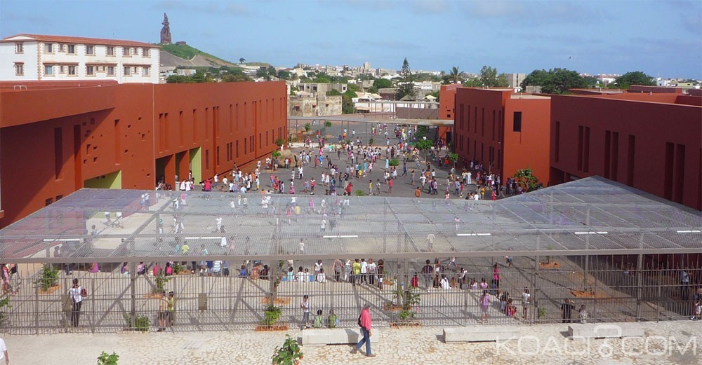 Sénégal: Dispositif spécial déployé au niveau des bà¢timents français à  Dakar, après l'attaque de Ouagadougou