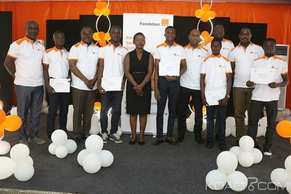 Côte d'Ivoire: La fondation Orange offre des bourses d'étude aux élèves du lycée technique d'Abidjan et Bouaké