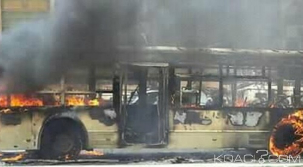 Afrique du Sud:  Un bus de mineurs  attaqué au cocktail Molotov, six  morts et plusieurs blessés