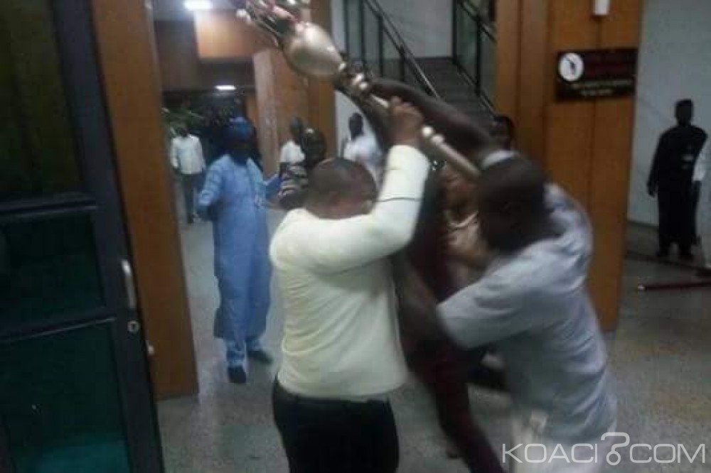 Nigeria : Le symbole du Senat emporté en séance plénière par des inconnus