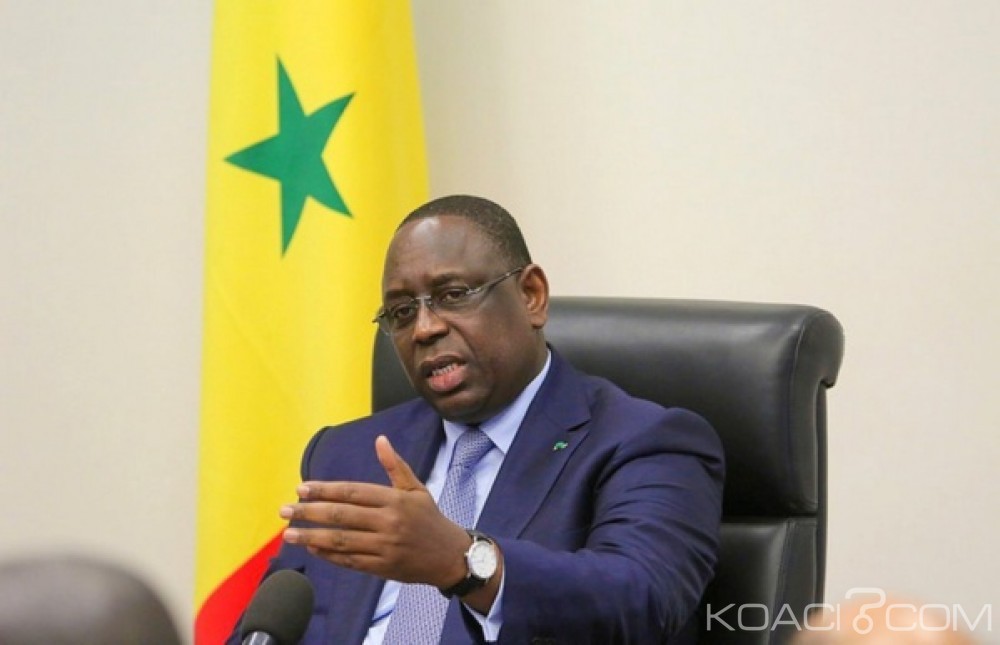 Sénégal: Macky Sall quitte le pays en pleine tension politique et se fait copieusement huer à  Paris