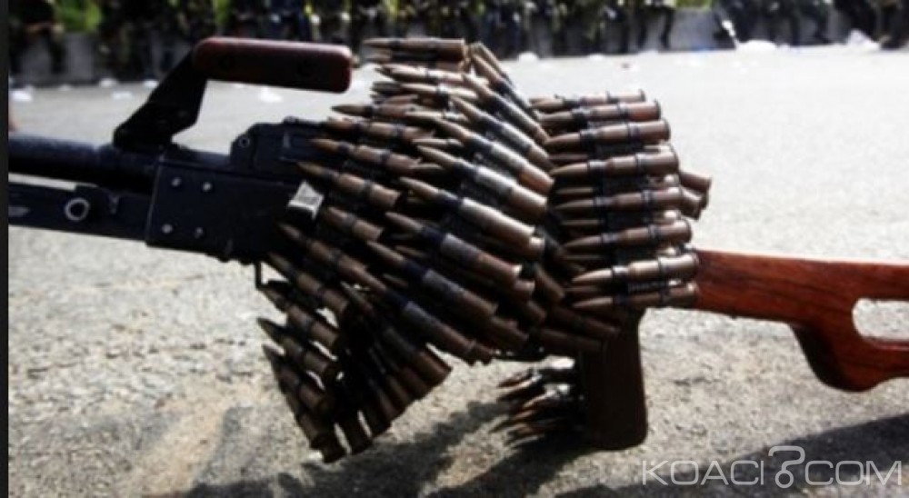 Côte d'Ivoire: Armes  de guerre, munitions et chargeurs saisis dans un véhicule  à  l'ouest, un policier blessé, deux suspects arrêtés