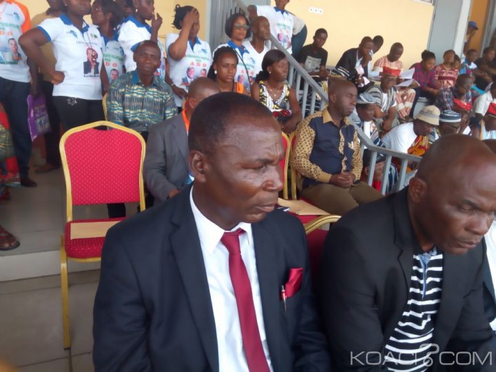 Côte d'Ivoire: Scolarisation obligatoire, des enseignants, secrétaires et aides soignantes apportent leur soutien à  Ouattara