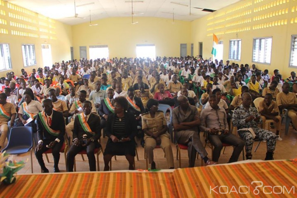 Côte d'Ivoire: Le parlement des jeunes en  croisade contre  l'immigration clandestine et l'incivisme