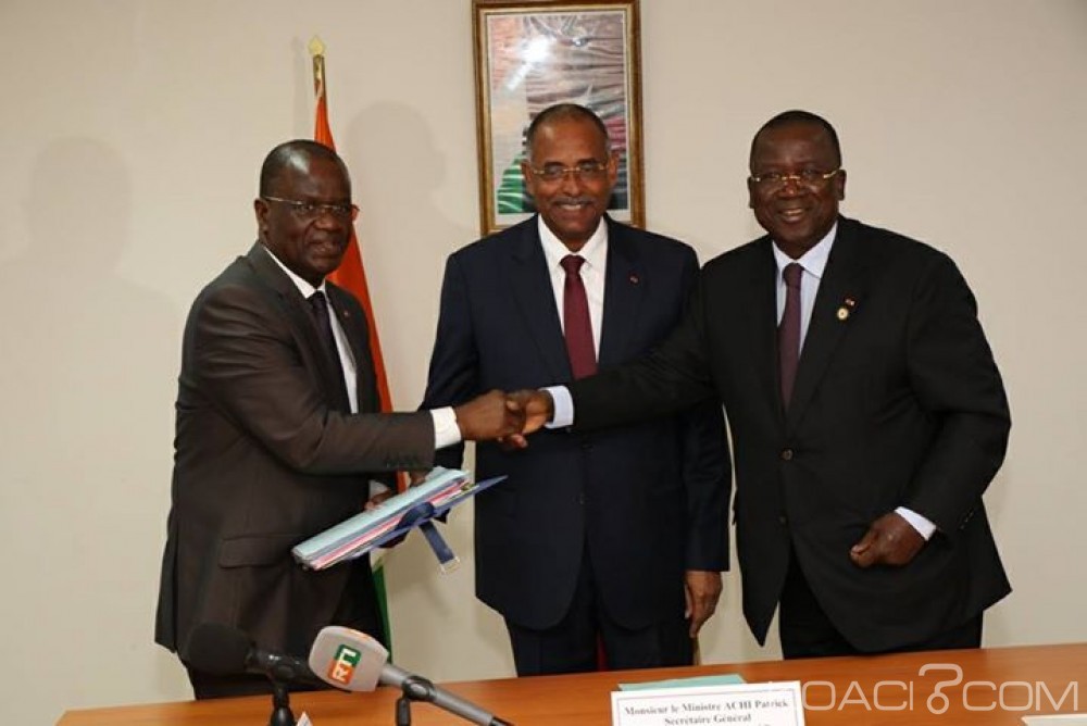 Côte d'Ivoire: Passation de charges, Soumahoro à  Ahoussou: «grà¢ce à  vous aujourd'hui, il n'y a plus de prisonniers politiques»