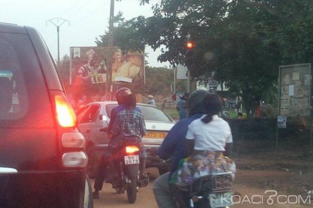 Togo: L'arbre qui cache le «feu» au CHR-Lomé commune émondé