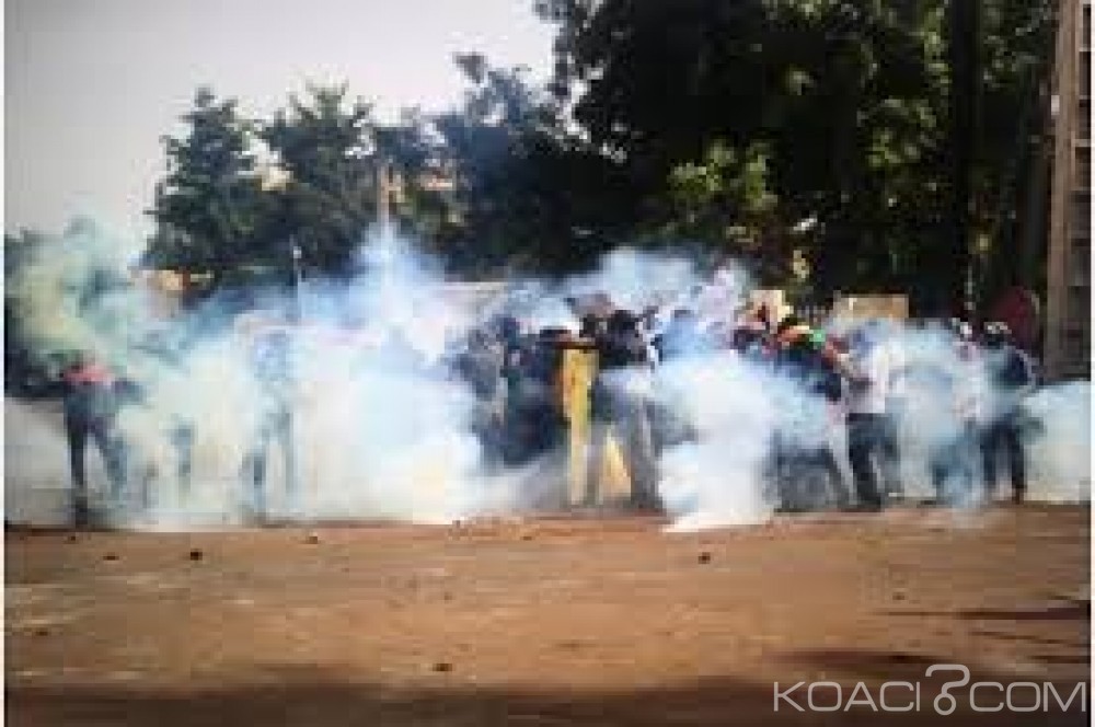 Mali: Bamako, une marche interdite de l' opposition fait 16 blessés dont un policier