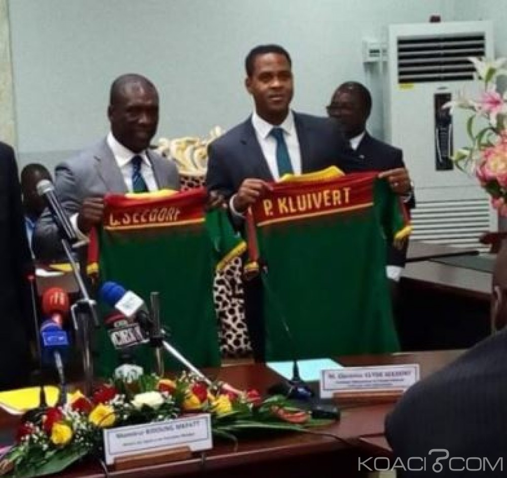 Cameroun: Lions indomptables, Seedorf et Kluivert s'engagent pour 4 ans