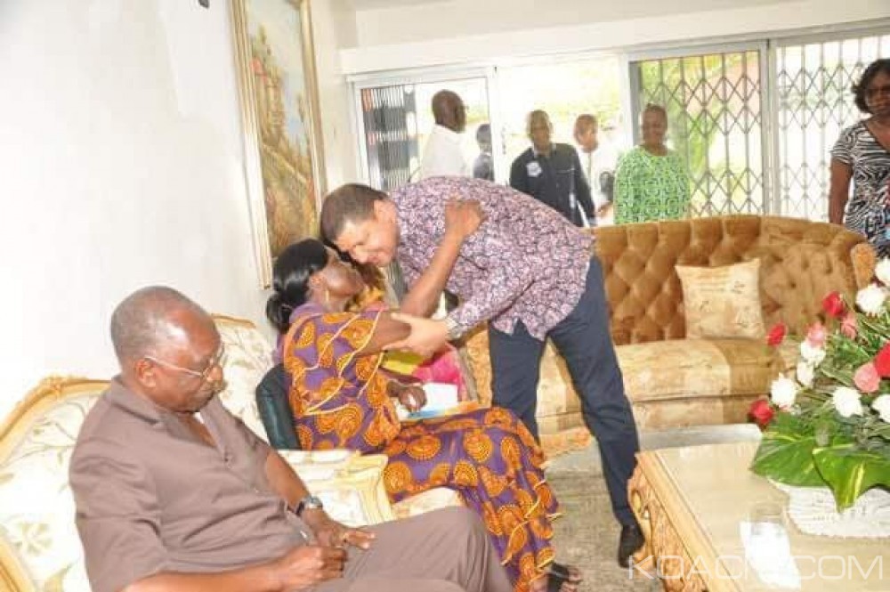 Côte d'Ivoire: Un émissaire de Bédié rencontre Simone Gbagbo après sa libération