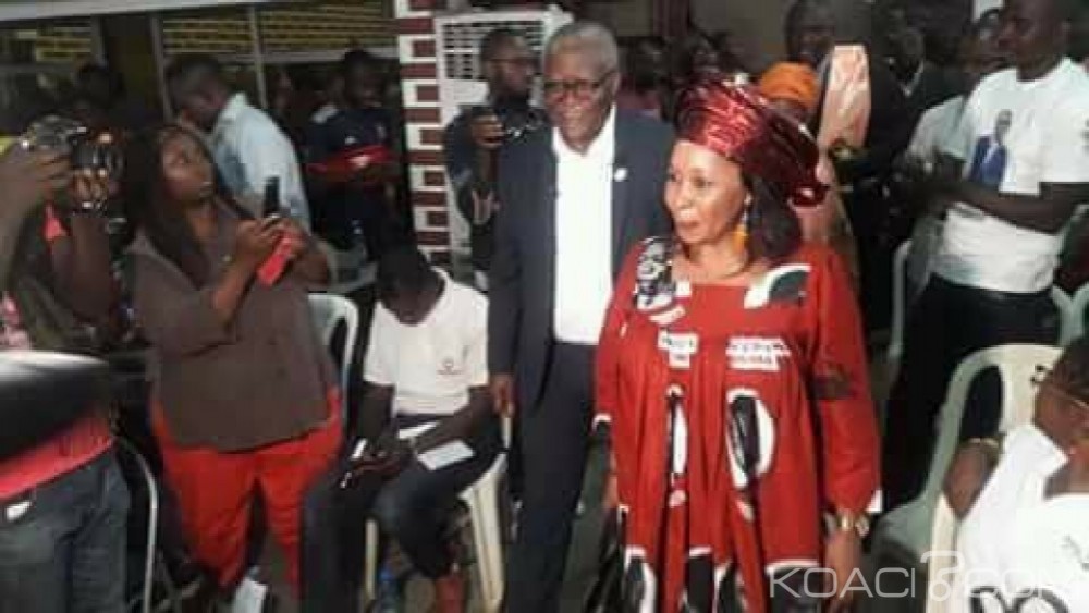 Cameroun: L'«immense espoir» que suscite le ralliement des partis d'opposition à  Akere Muna