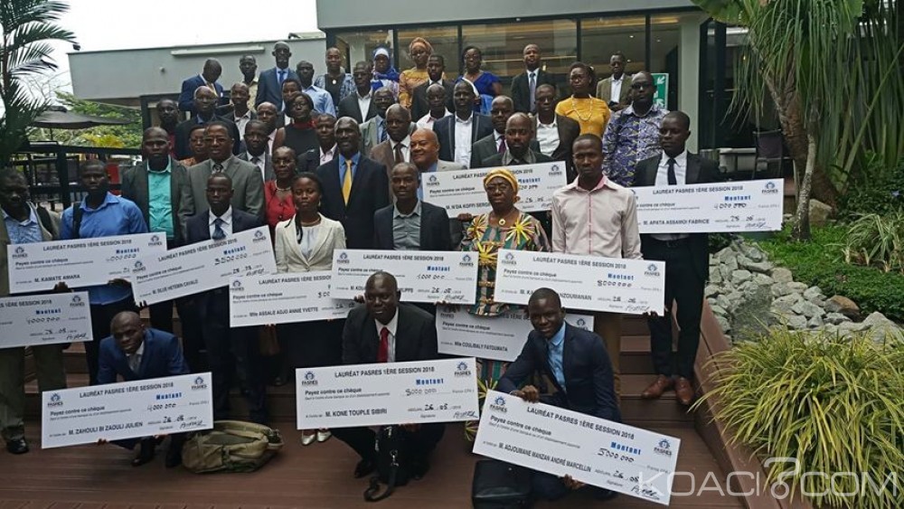 Côte d'Ivoire: Recherche scientifique, les lauréats de la première session 2018 du PASRES ont obtenu des chèques pour la réalisation de leur projet