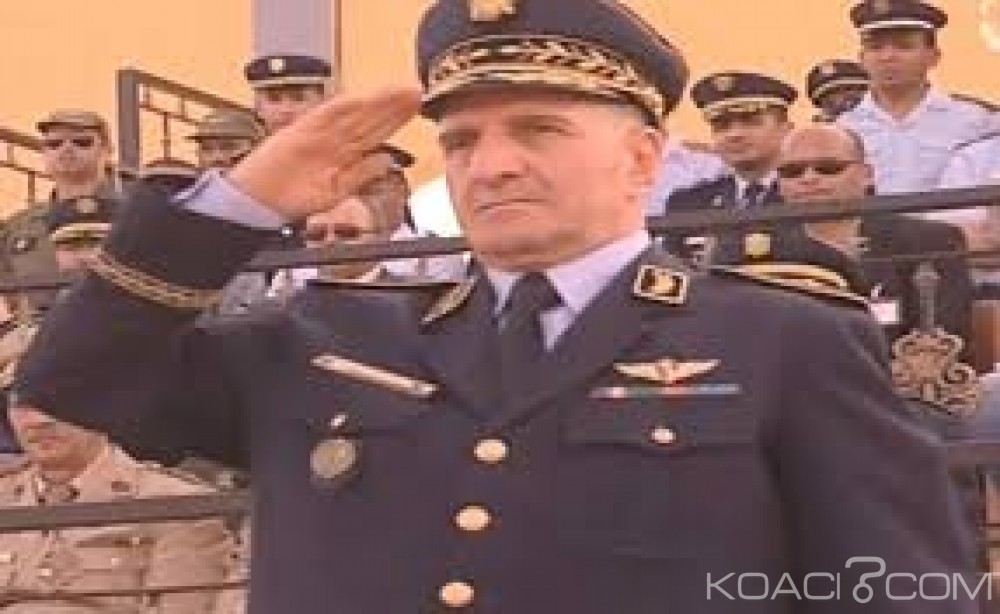 Algérie:  Le chef de l'armée de l'air  mis à  la retraite par Bouteflika