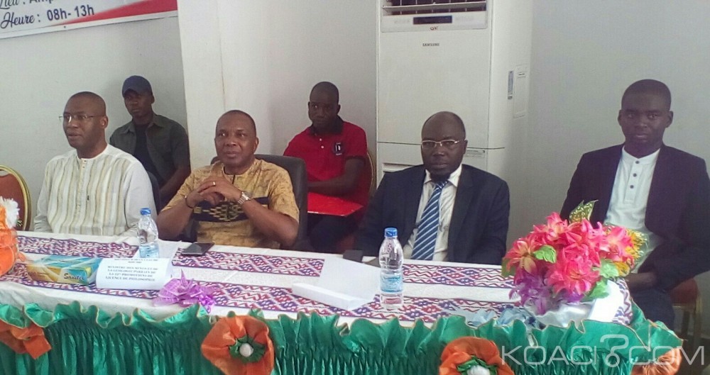 Côte d'Ivoire: Le ministre Jean Claude Kouassi dote l'UAO de nouveaux tableaux