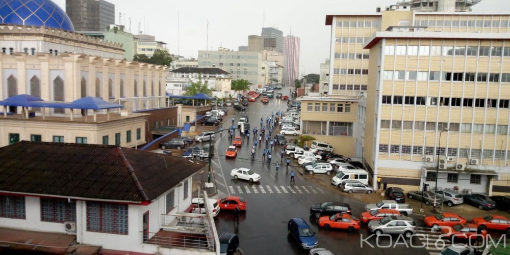 Côte d'Ivoire : La police universitaire manifeste au Plateau et est gazée par la «vraie» police
