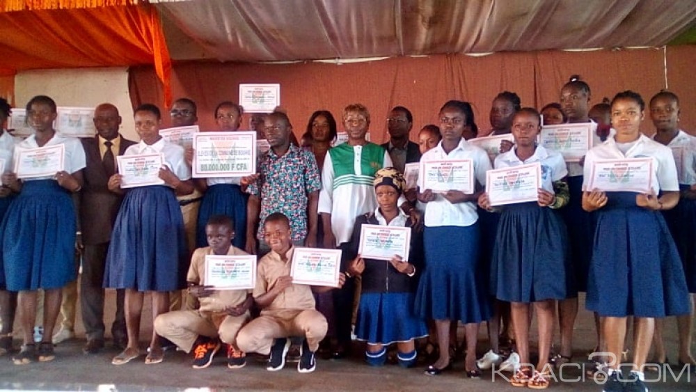Côte d'Ivoire : 80 millions de Fcfa attribués à  2000 élèves d'établissements privés de Bouaké