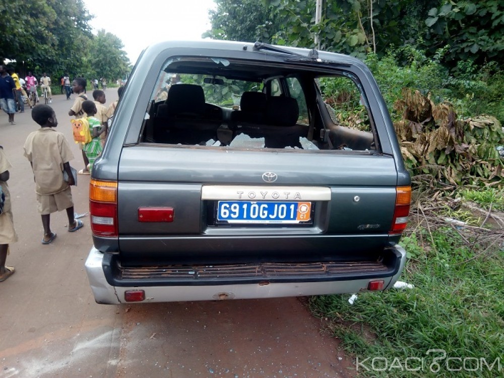 Côte d'Ivoire : Gontougo, le véhicule  du père de Serge Vremen  (PDCI) caillassé par les pro-Adjoumani