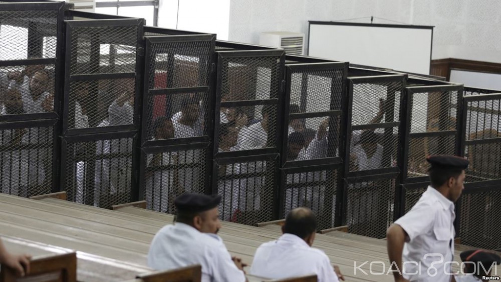 Egypte  :  Huit jihadistes  présumés de l' EI  condamnés à  mort pour une attaque contre l'armée