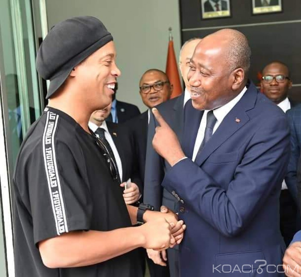 Côte d'Ivoire : A Abidjan, Ronaldinho annonce au sortir d'une rencontre avec Gon que sa Fondation veut s'impliquer dans la lutte contre l'hépatite C dans le pays