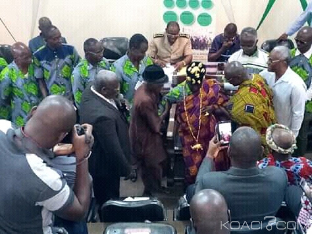 Côte d'Ivoire : Après l'installation d'un local dans la région du Iffou, Bedié rencontre le COP-Hévéa