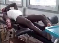 Côte d'Ivoire: Souffrant du priapisme, un malade filmé nu à  son...
