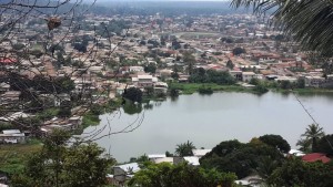 Gabon:  Le mystérieux lac qui menace d'engloutir Nzeng-Ayong