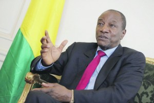 Guinée: Depuis Dakar, Alpha Condé lance « Pourquoi j'étais fà¢ché contre le Président Abdoulaye Wade… »