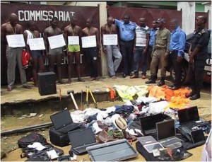 Cameroun : Douala, la gendarmerie démantèle 3 gangs de présumés malfaiteurs  en quelques jours
