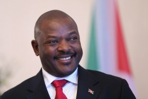 Burundi: Après avoir vaincu un coup d'Etat et remporté la présidentielle, Pierre Nkurunziza prête serment pour un troisième mandat