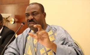Centrafrique : Libéré de force par des militants, Bertin Béa retourne volontairement à  son lieu de détention