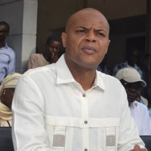 Sénégal : Après Macky Sall à  l'Ucad, Le ministre de la jeunesse caillassé à  Sédhiou par des jeunes qui demandent l'électrification de leur village