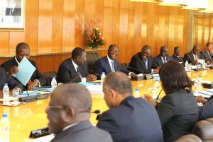 Côte d'Ivoire : A l'approche de la présidentielle, le gouvernement veut privilégier les questions les plus urgentes