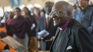 Afrique du Sud : Desmond Tutu quitte l'hôpital après deux  semaines de traitement