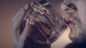 Monde: Ballantine's dévoile un verre pour boire du whisky dans l'espace
