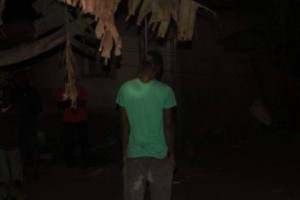 Côte d'Ivoire: En pleine nuit, un homme se réveille précipitamment et se pend