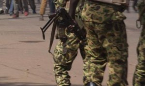 Burkina Faso : Mutinerie militaire pro-Compaoré à  Ouaga, des manifestants dispersés et blessés par des tirs