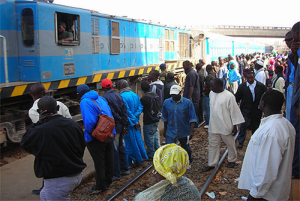 Sénégal : Un gradé de l'armée tente de se suicider avec un groupe d'enfants en se jetant sur les rails à  Pikine