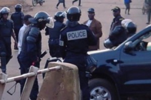 Cameroun : Paul Biya secoue la police nationale, revoque et nomme des commissaires